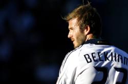 田径赛场焦点！日本队对阵西班牙队，超级对决，球迷热情点燃赛场