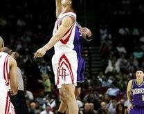 郭艾伦赛后谦逊发言登热搜，费城76人鏖战达拉斯独行侠引发热议