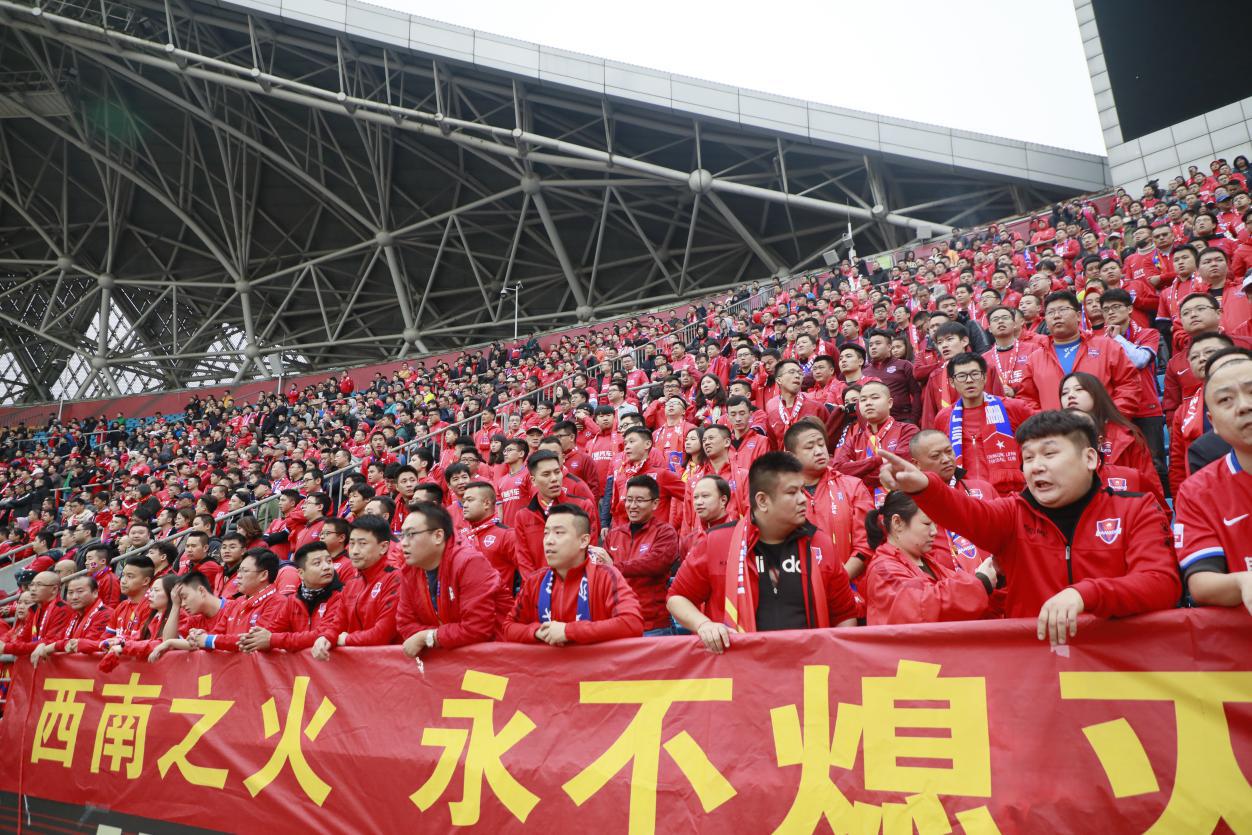 重庆斯威主场大胜，震惊中超联赛